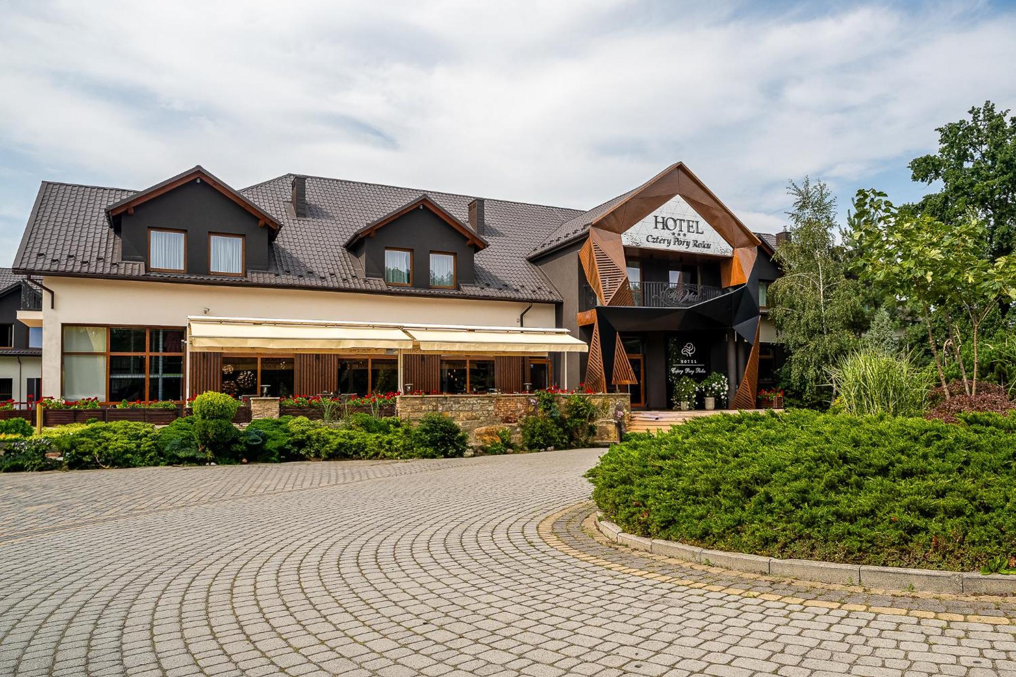 Hotel Cztery Pory Roku Głogów Małopolski Exterior foto